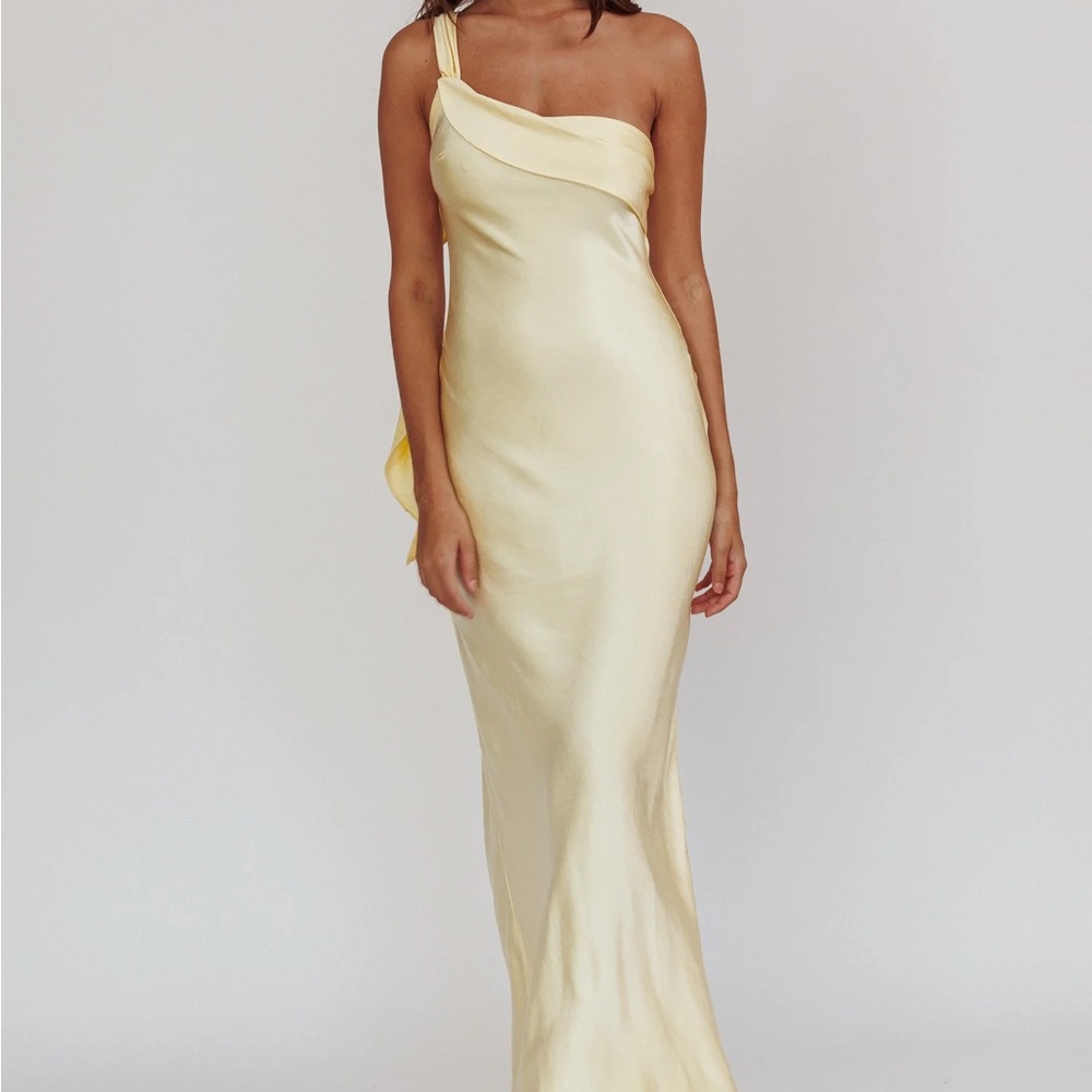 Selfie Leslie CARMEL ONE-SHOULDER SASH MAXI DRESS BUTTER 🧈